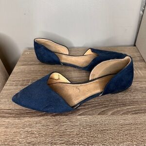 Old navy blue pointy toe flats